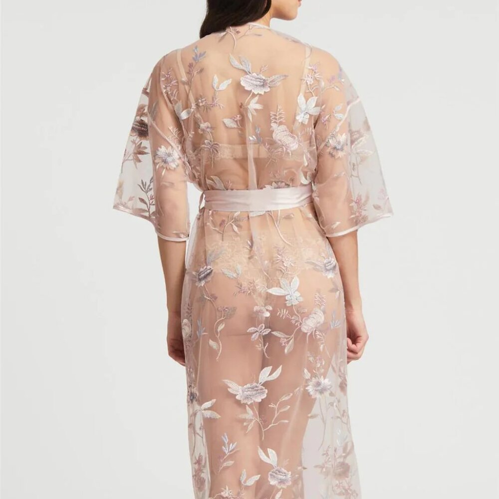 Stunning Robe - Picture 3 of 4